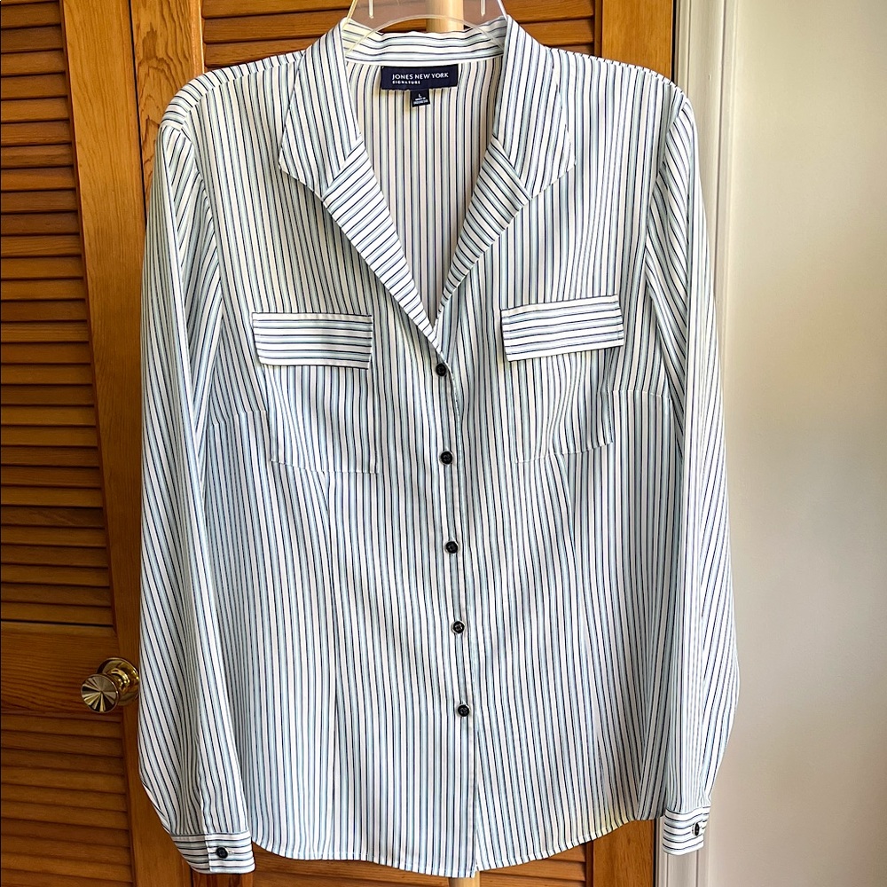 Jones New York Blouse Enamel Buttons